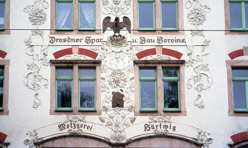 Dresden-Trachau,_Roscherstr._1,_29.10.1995.jpg