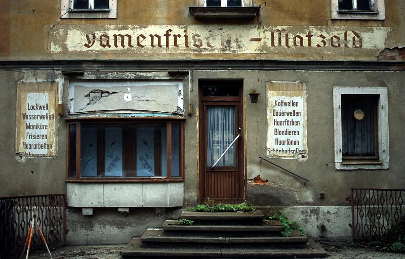 Dresden-Weißer_Hirsch,_Rißweg_57,_4.5.1996.jpg